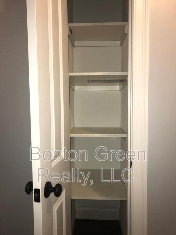 Building Photo - 140 Marcella St