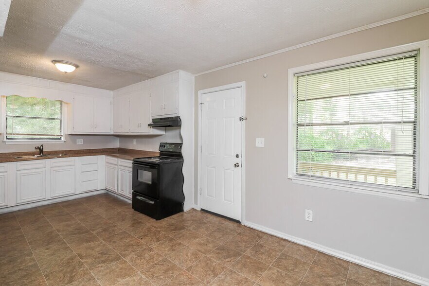 Building Photo - 9050A Spillers Dr SW