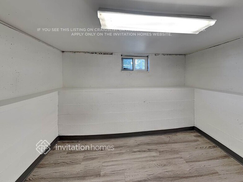 Building Photo - 132 S Olive