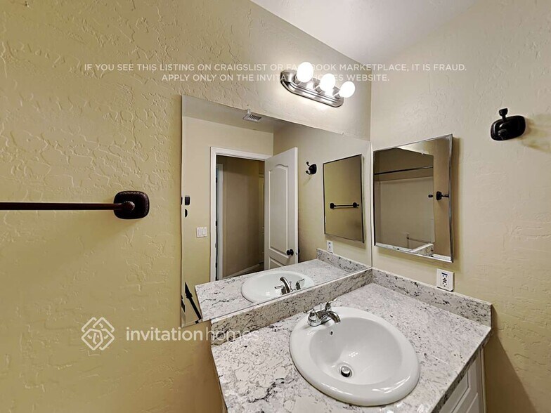 Building Photo - 9119 E Fairfield St