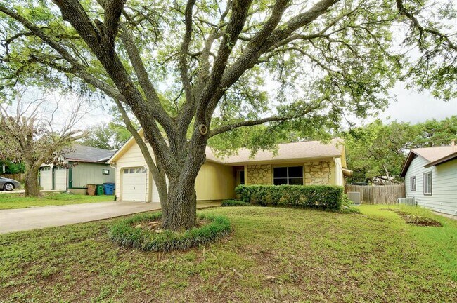 Building Photo - 2503 Star Grass Cir