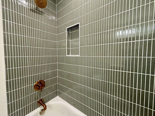 Building Photo - Fully Updated Home in Charleston