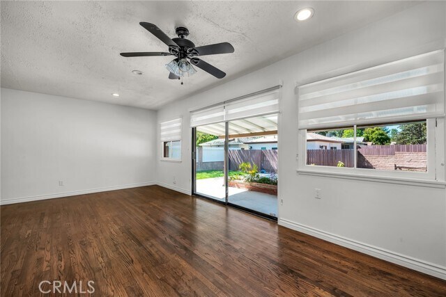 Building Photo - 6139 Tampa Ave