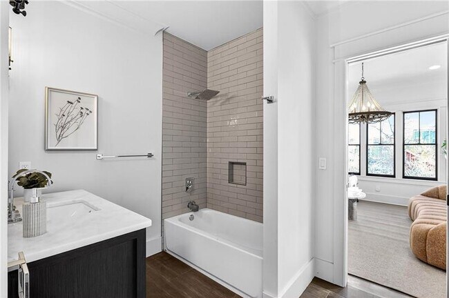 Building Photo - 636 Kennesaw Ave NE