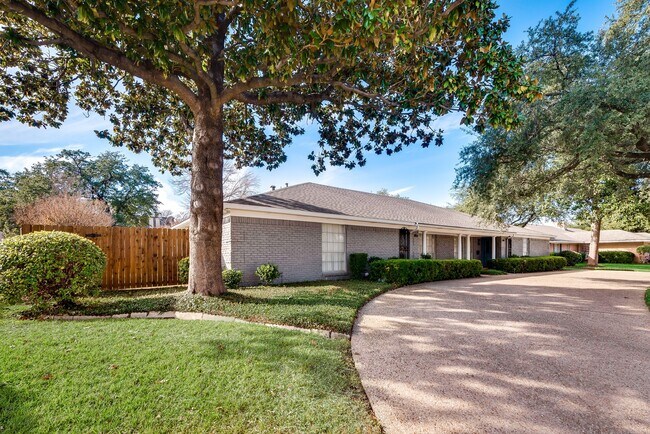 Building Photo - Overton Park Duplex!