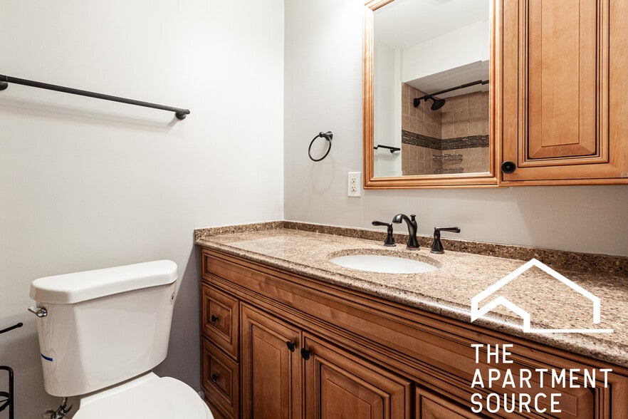 Building Photo - 752 W Gordon Ter