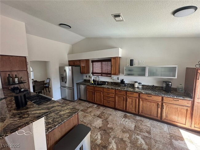 Building Photo - 7980 Rye Canyon Dr