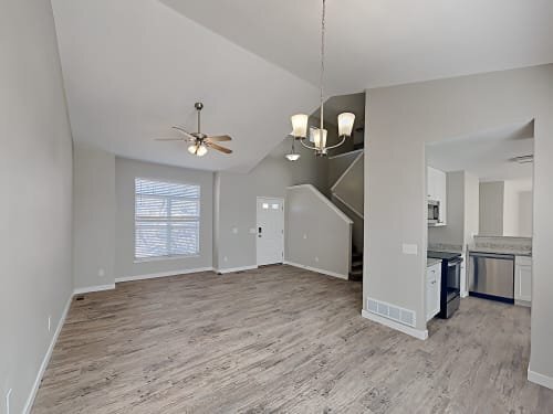 Building Photo - 6143 Oakwood Blvd