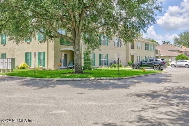 Building Photo - 77 Jardin De Mer Pl