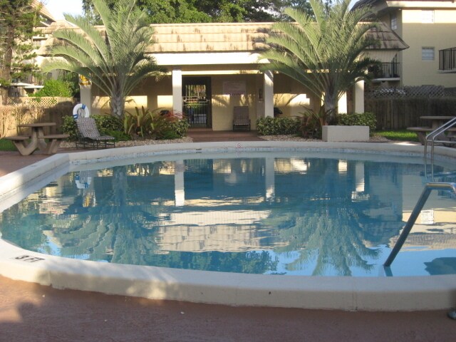 Building Photo - 8500 SW 109th Ave