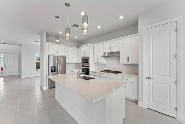 Building Photo - 12550 Nautilus Cir