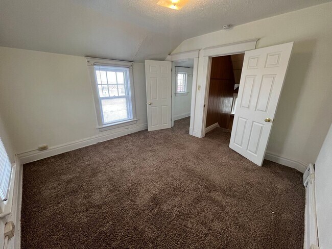 Building Photo - 3 Bedroom House in Duluth - Free August Rent!!