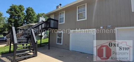 Building Photo - 3 Bedroom 2 Bathroom Duplex with 1 car garage in KCMO