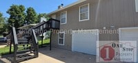 Building Photo - 3 Bedroom 2 Bathroom Duplex with 1 car garage in KCMO