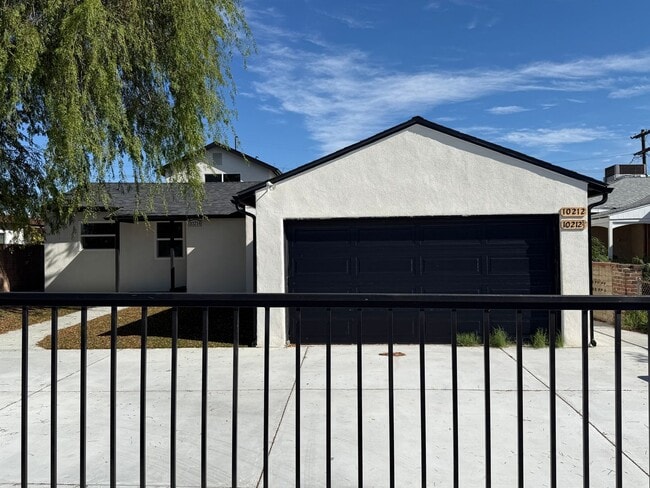 Building Photo - Omelveny Properties