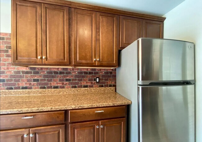 Building Photo - 12730 Veirs Mill Rd