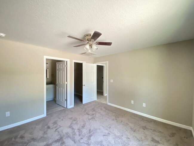 Building Photo - NEW CONSTRUCTION - Desirable SW Ocala Neighborhood 3/2/2 *WON'T LAST*