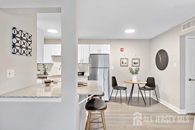 Building Photo - 1000 Pheasant Hollow Dr