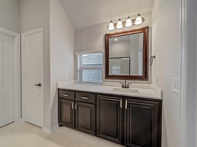 Building Photo - 2905 Parkwood Cir