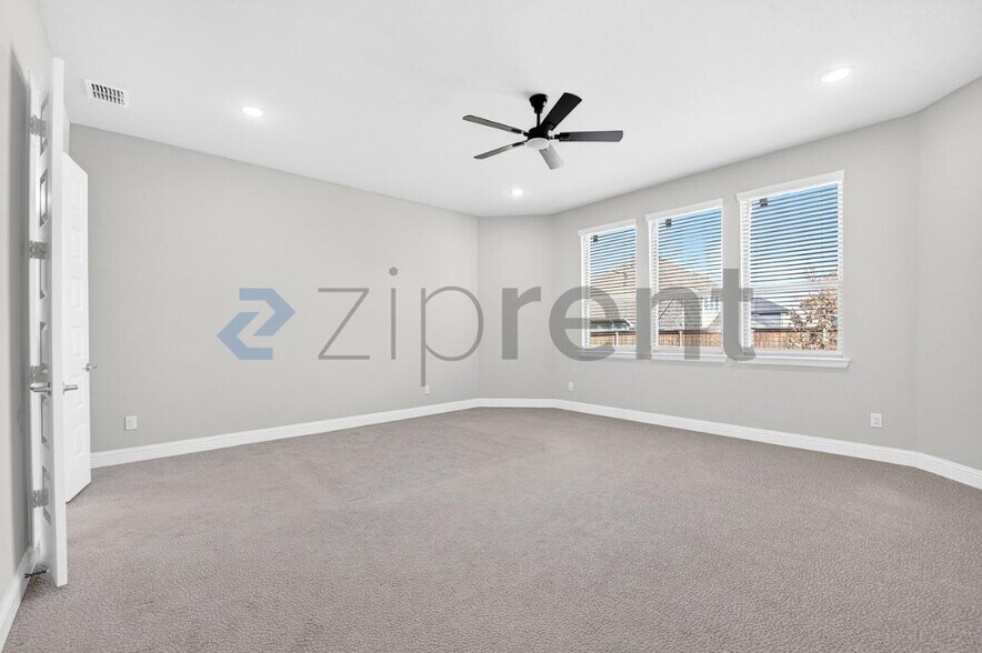 Building Photo - 7530 Sanctuary Dr