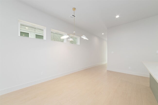 Building Photo - 3007 Ventas Dr