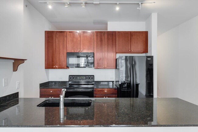 Building Photo - 1235 S Prairie Ave