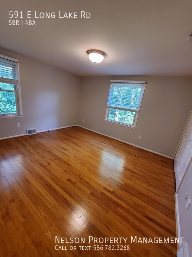 Building Photo - 591 E Long Lake Rd