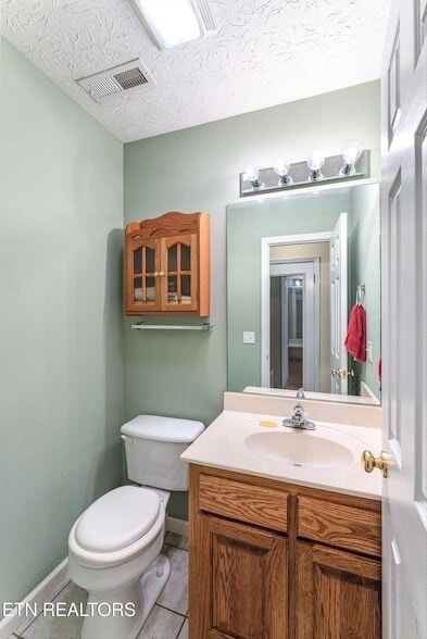 Building Photo - 519 Country Oaks Dr