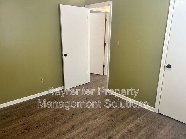 Building Photo - 266 Crawford Dr