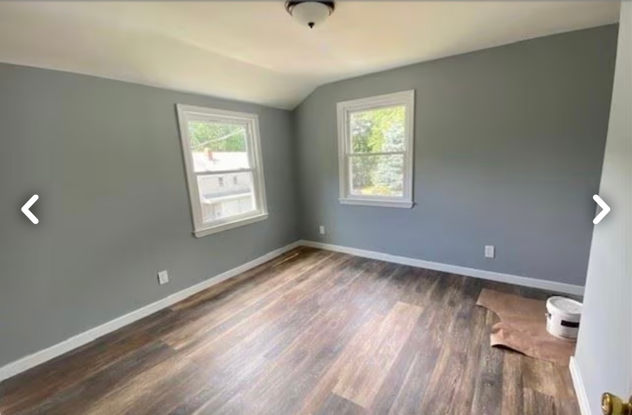 Building Photo - 242 Woodlawn Cir