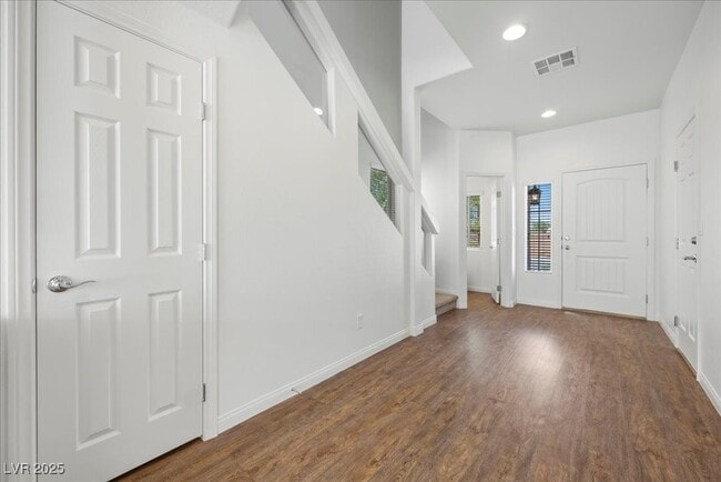 Building Photo - 9353 Grand Reve St