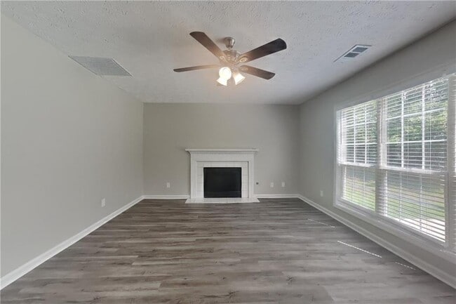 Building Photo - 105 Meadow Crest Ct