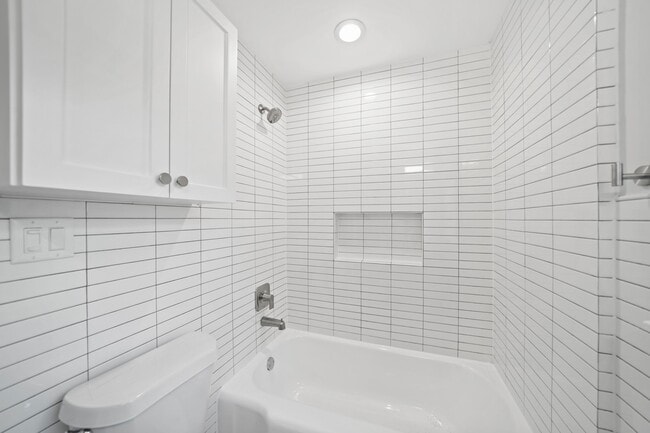 Building Photo - 520 Lovett Blvd