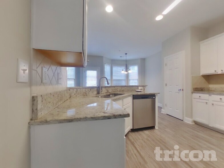 Building Photo - 529 Water Birch Way