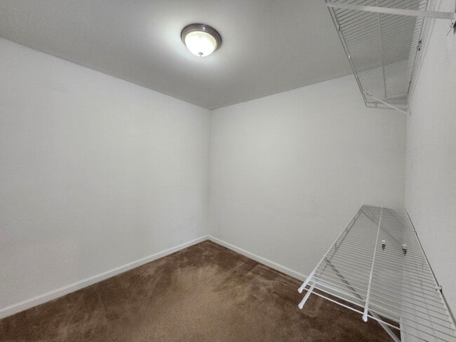 Building Photo - Spacious 5 bedroom 2 and a half bath home in Ringgold, GA