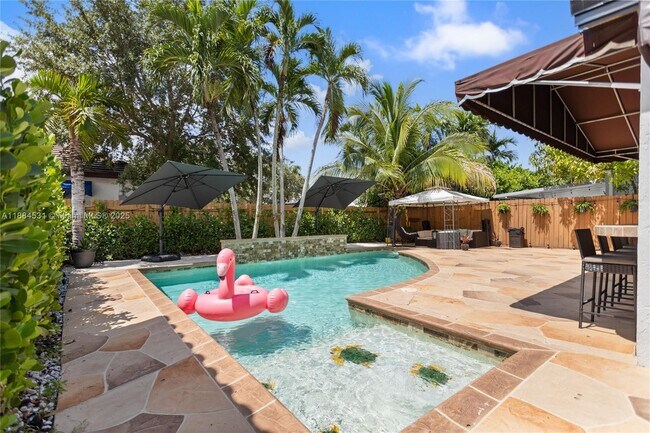 Building Photo - 8740 NW 153rd Terrace