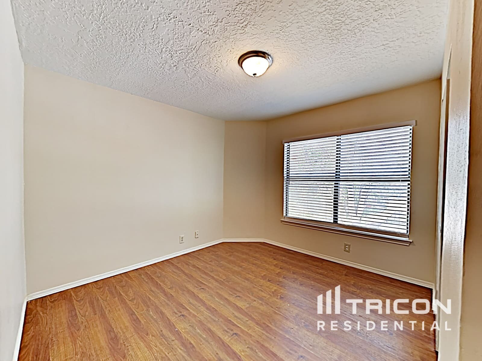 Building Photo - 7714 Gallant Ridge Dr