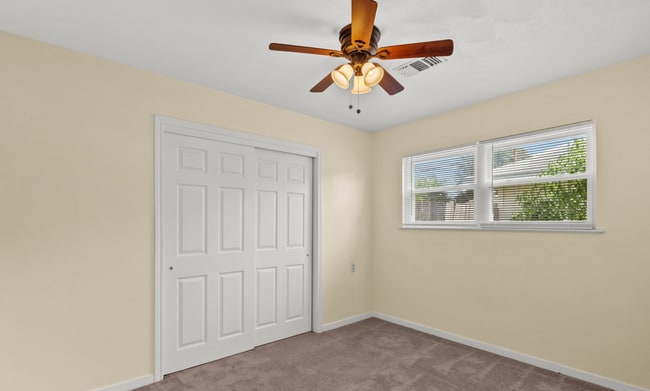 Building Photo - Great 3 Bedroom close to the Beach!