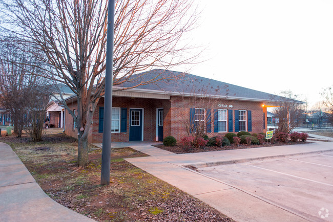 Primary Photo - Castlewood Apartments