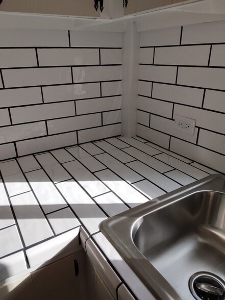 Building Photo - 3300 Portola Dr