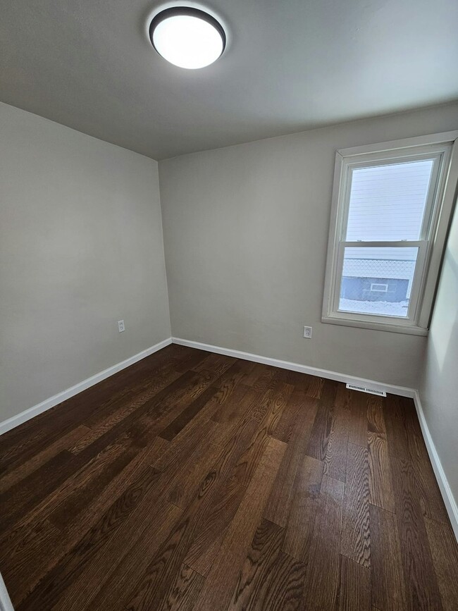 Building Photo - 2644 4th St