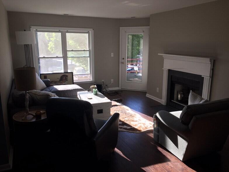 Building Photo - 605 Admiral Dr