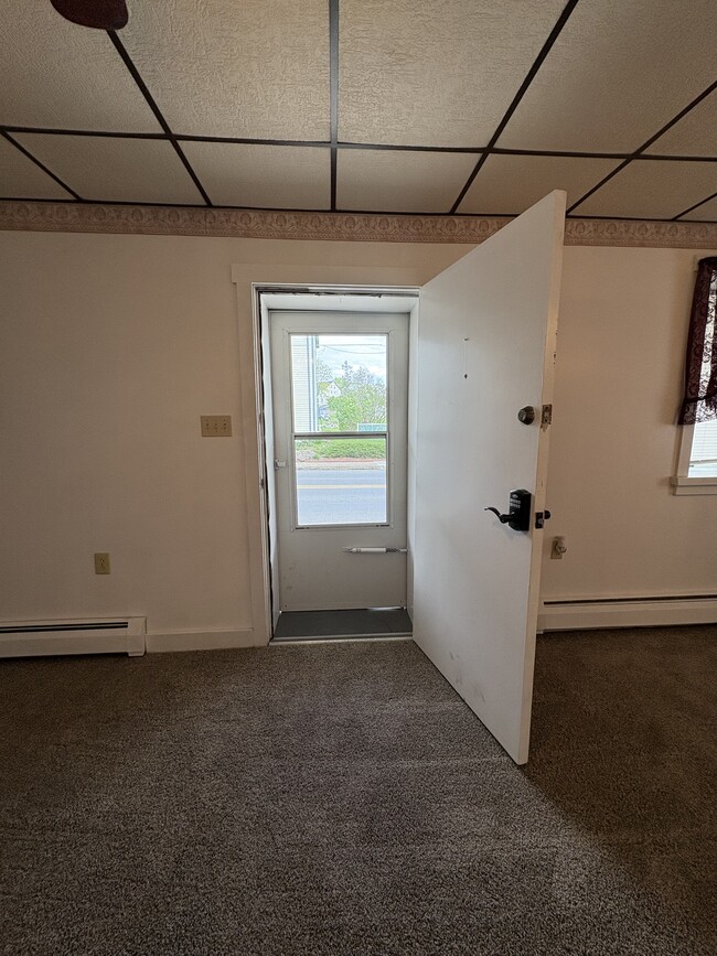 Building Photo - 424 Shakespeare Ave