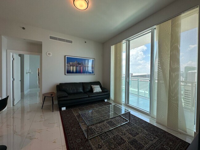 Building Photo - 950 Brickell Bay Dr