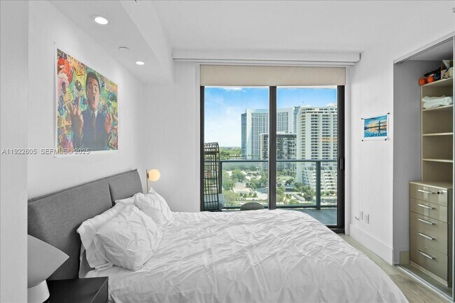 Building Photo - 501 NE 31st St