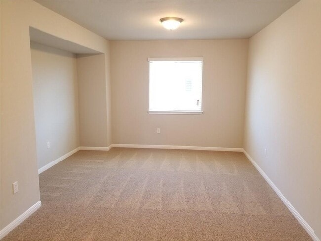 Building Photo - 1024 Peregrine Way
