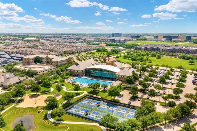 Building Photo - 7400 Van Tuyl Pkwy