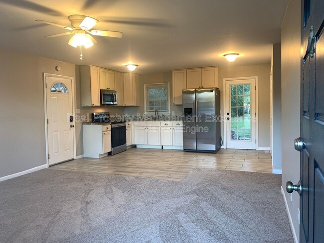 Building Photo - 300 Ln of Sir Lancelot