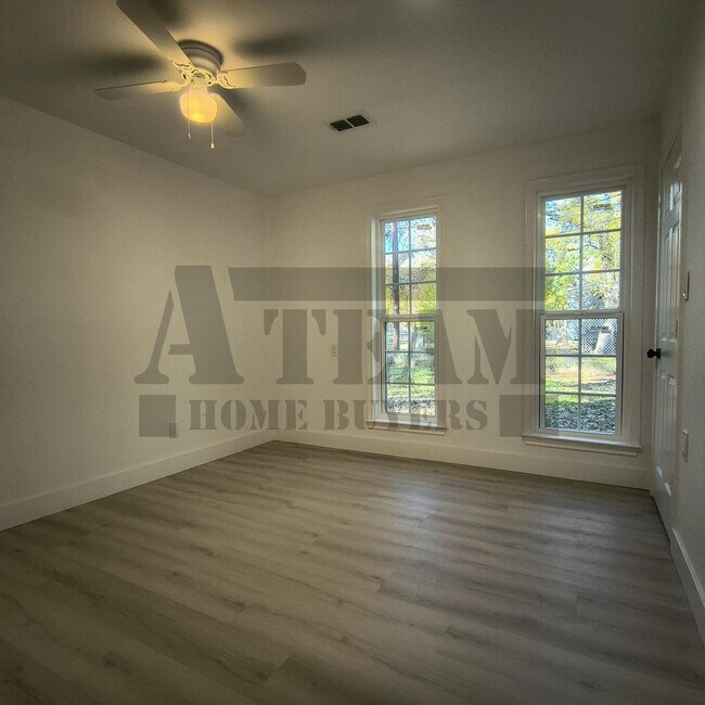 Building Photo - Fully remodeled 4-bedroom, 2-bathroom home