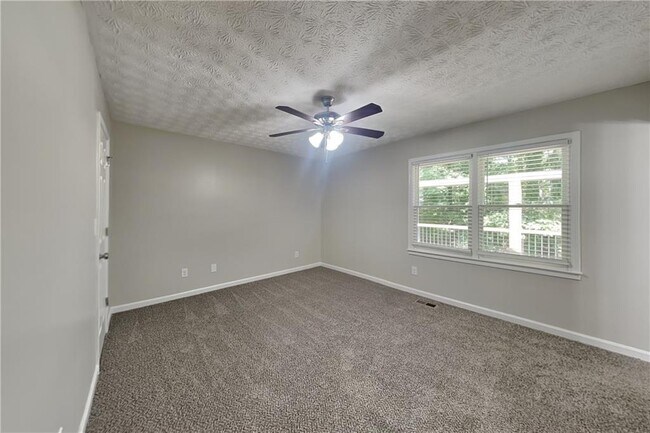 Building Photo - 804 Oak Trce